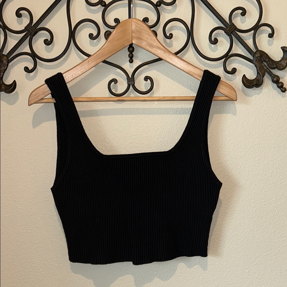 HOUSE OF HARLOW RIBBED SWEATER TANK CROPPED SIZE SMALL BLACK